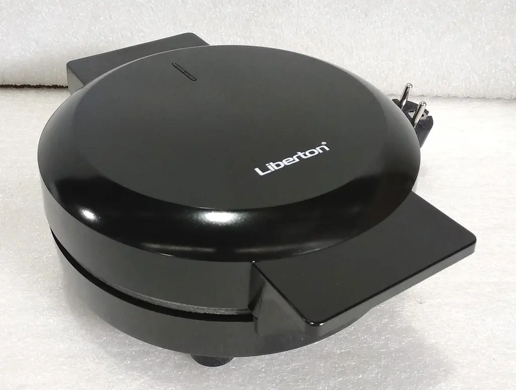 Вафельница Liberton LWF-1000 - фото 3