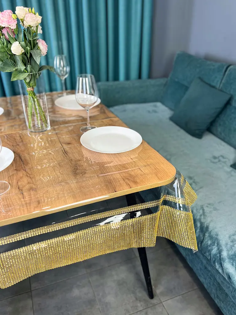 Скатерть силиконовая с золотой стразовой лентой двойной 220х110 см - фото 3