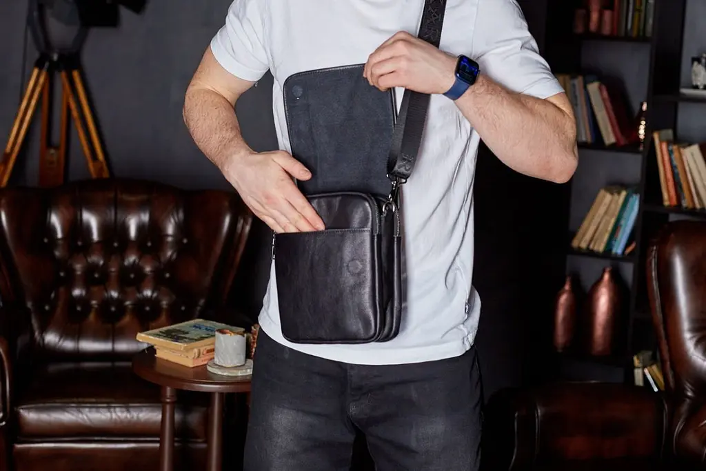 Месенджер із клапаном через плече 24х20х6, шкіряна барсетка Tiding Bag TD-20033 чорна 200 мм - фото 9