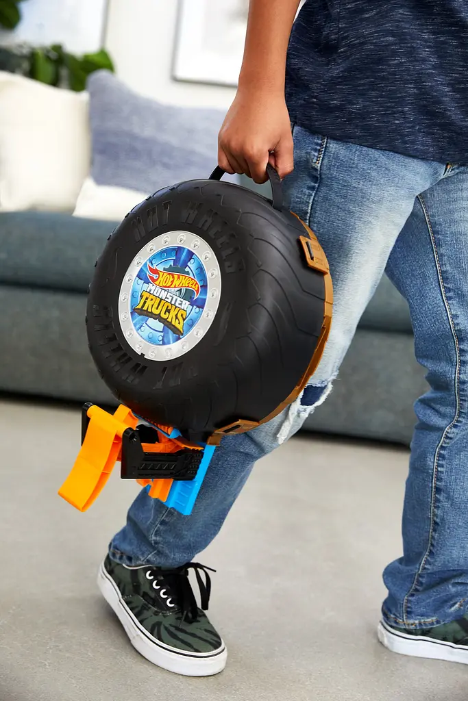 Игровой набор Hot Wheels Monster Trucks Трюки в шине (GVK48) - фото 10