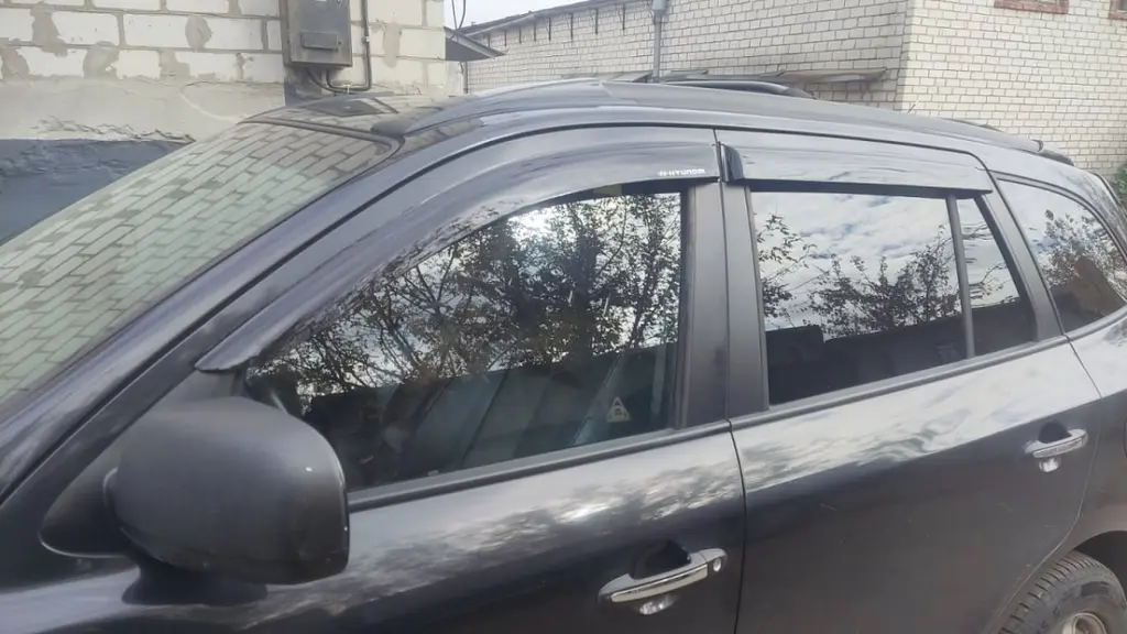 Дефлектори вікон вітровики Hyundai Santa Fe 2006-2012 (Voron Glass) VH21606 - фото 6