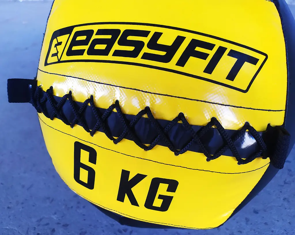 Медичний м'яч EasyFit Wall Ball (медбол, волболл) 6 кг (EF-WB-06) - фото 2