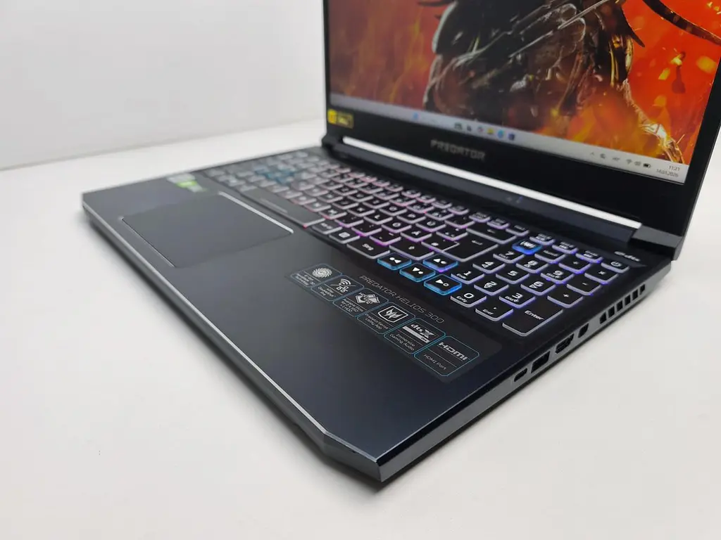 Ноутбук Acer 15.6" Predator Helios 300 IPS 144Hz Core i7-10750H 32GB SSD 1TB RTX 3080 8GB (12441) Б/в - фото 2