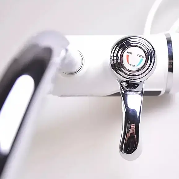 Міні бойлер + душ Water Heater MP 5208, проточний електричний водонагрівач 3000 Вт з LCD-дисплеєм, бічне під'єднання, шланг - фото 7