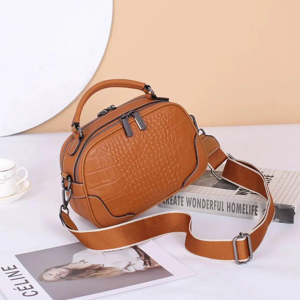 Сумка Italian Bags Міледі 24x9x17 см Коричневий (id_1123) - фото 2