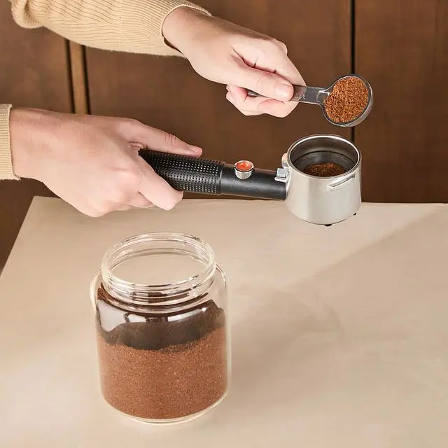Кофеварка рожковая Krups Virtuoso+ Tamping System 1 л серая (XP499EE0) - фото 9