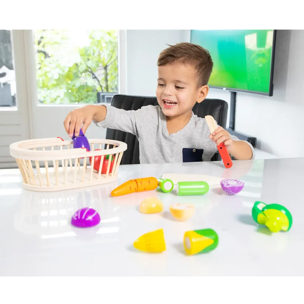 Ігровий набір New Classic Toys Кошик з овочами, каучукове дерево - фото 4