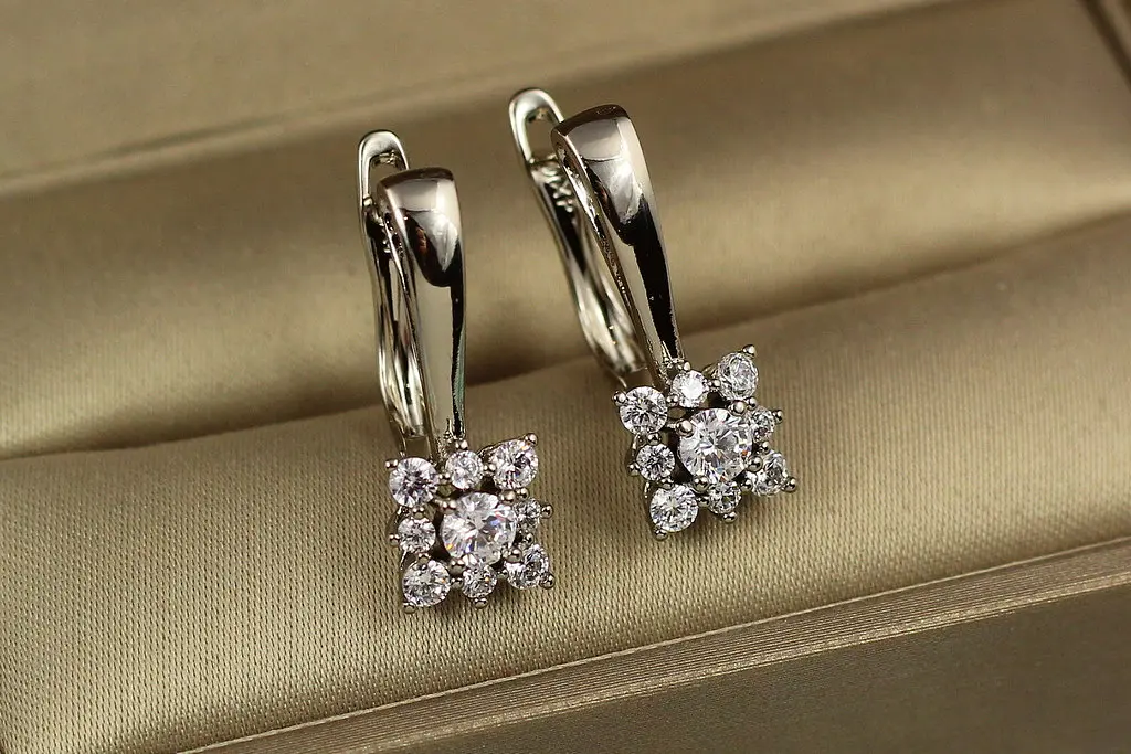 Сережки Xuping Jewelry сором'язливість 2.1 см сріблясті
