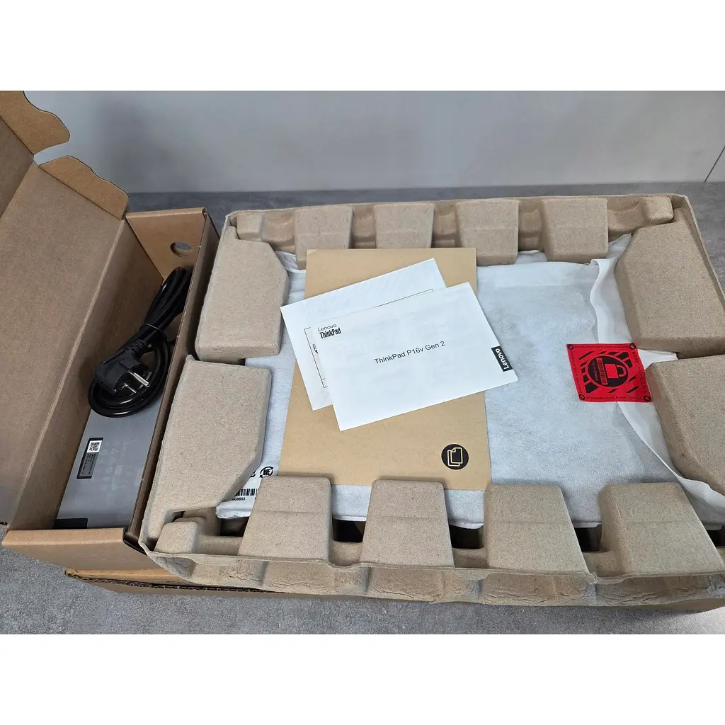Ноутбук Lenovo ThinkPad P16v Gen 2, Ultra 7 155H, 64GB, 1TB, RTX 2000, Windows 11 Професійна - фото 13