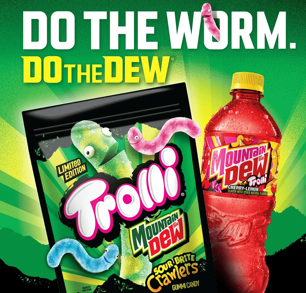 Желейні цукерки Trolli x Mountain Dew Sour Brite Crawlers Gummy Worm Candy 350г - фото 6