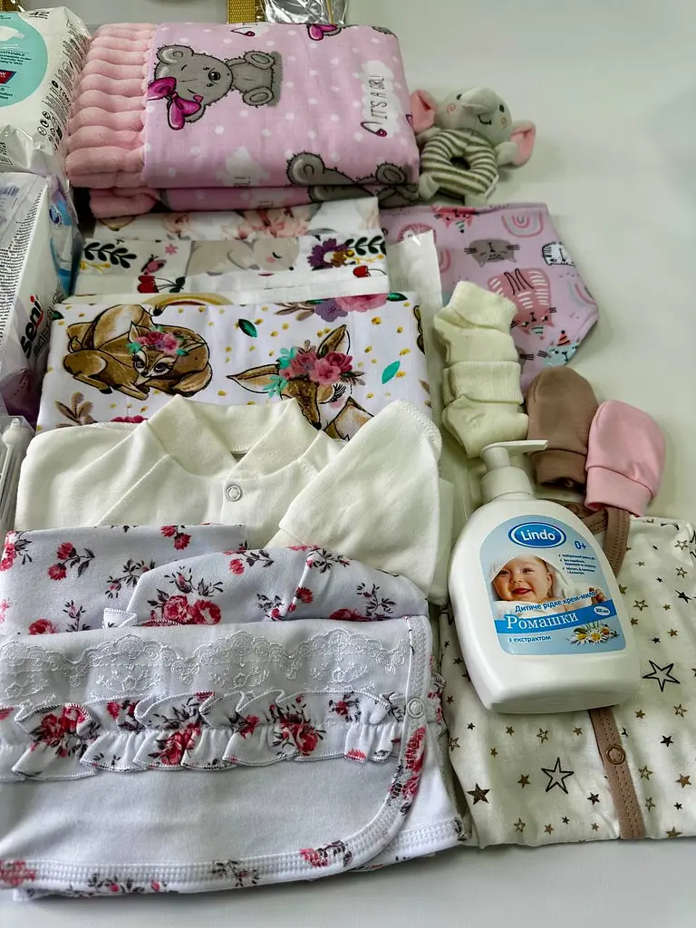 Набор в роддом для новорожденной девочки 33 предмета + прозрачная сумка в подарок ЕкоМама розовые цвета - фото 7