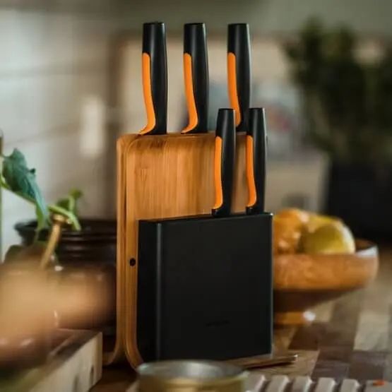 Набір кухонних ножів з бамбуковим блоком Fiskars Functional Form ™ 5 шт 1057552 - фото 11