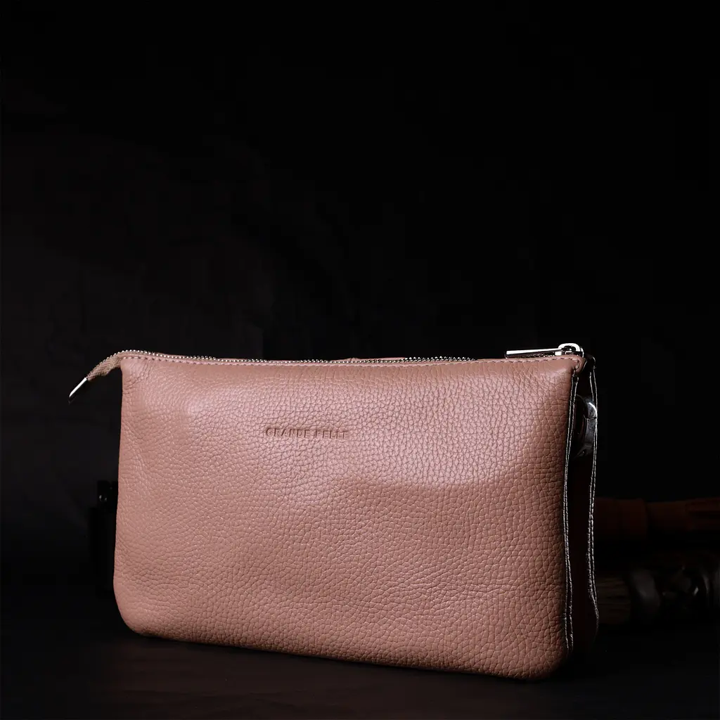 Кожаная женская сумка Grande Pelle 26х15.5х3 см sum0023607 - фото 8