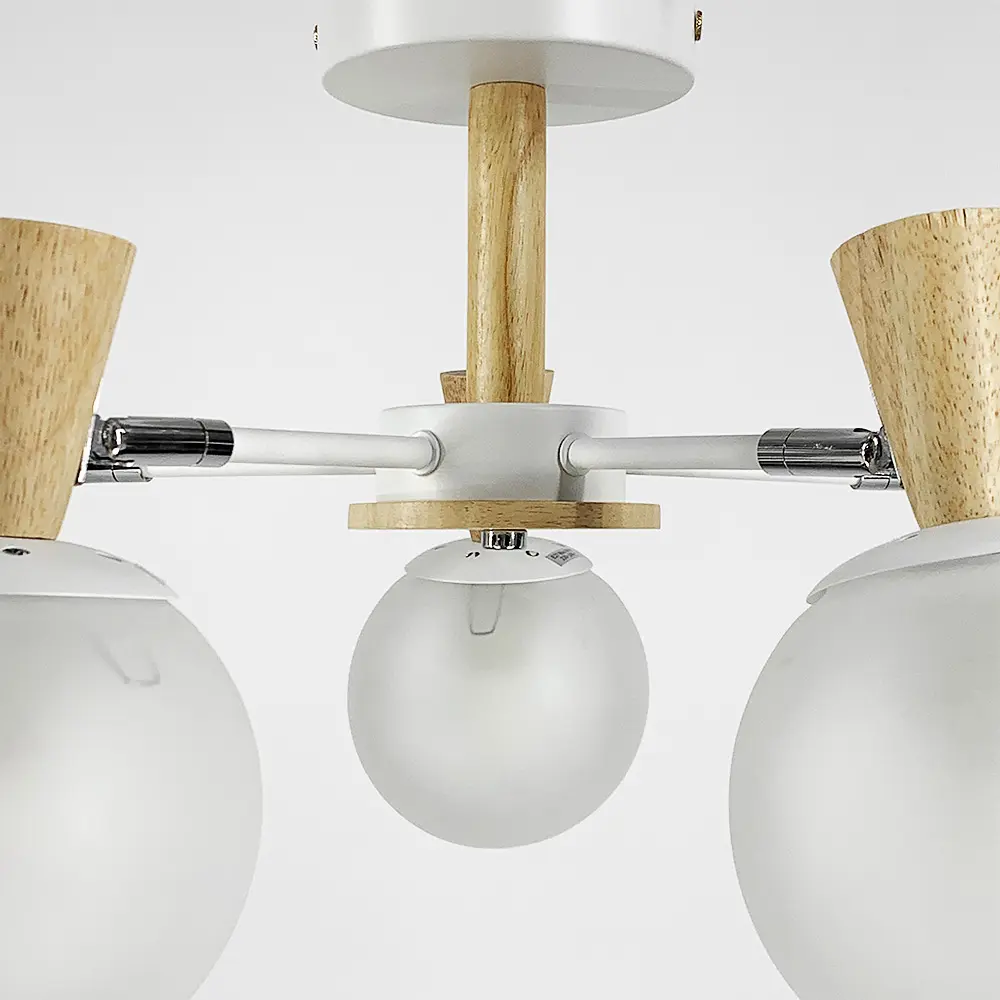 Біла люстра на 5 плафонів з елементами дерева Line.F 51899/5 - фото 5