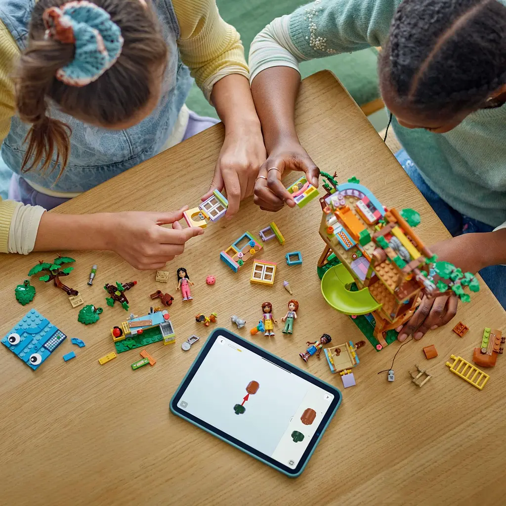 Конструктор LEGO Friends Тусовка в домике дружбы на дереве 701 деталь (42652) - фото 14