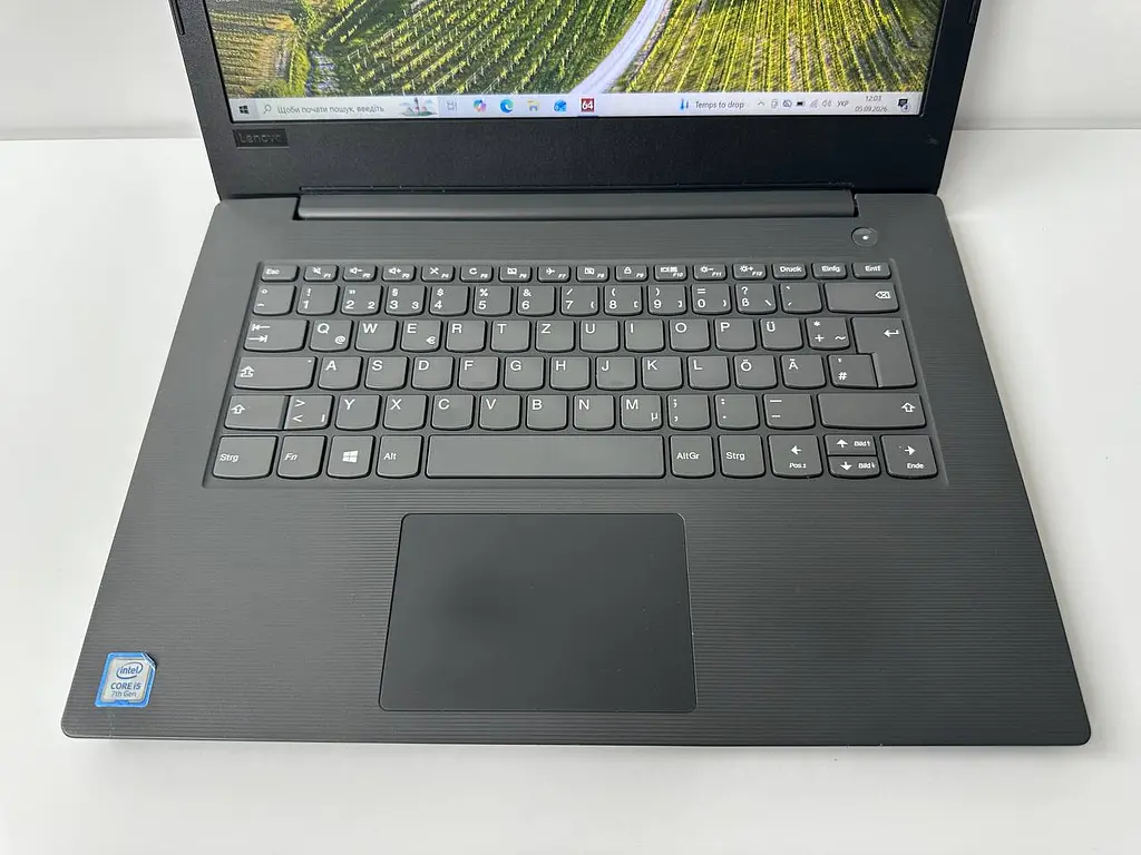 Ноутбук Lenovo IdeaPad V130-14IKB 14" (i5-7200U / 8GB / SSD 256GB / 1920x1080) б/в - фото 3