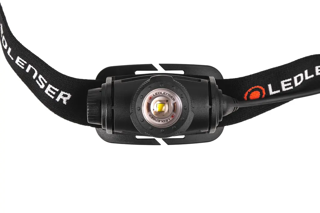 Налобный фонарь Ledlenser H5R Core заряжается 500/300/15 - фото 4