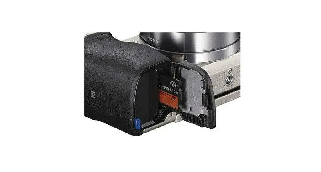 Фотоаппарат Sony Alpha A6100 kit (16-50mm) Silver (ILCE6400LB.CEC) - фото 9