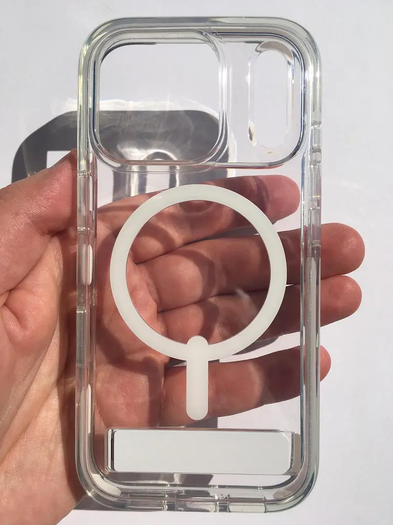 Чохол протиударний ZAGG Gear4 Santa Cruz MagSafe KS Clear Case для iPhone 17 Pro Max Прозорий із підставкою - фото 4
