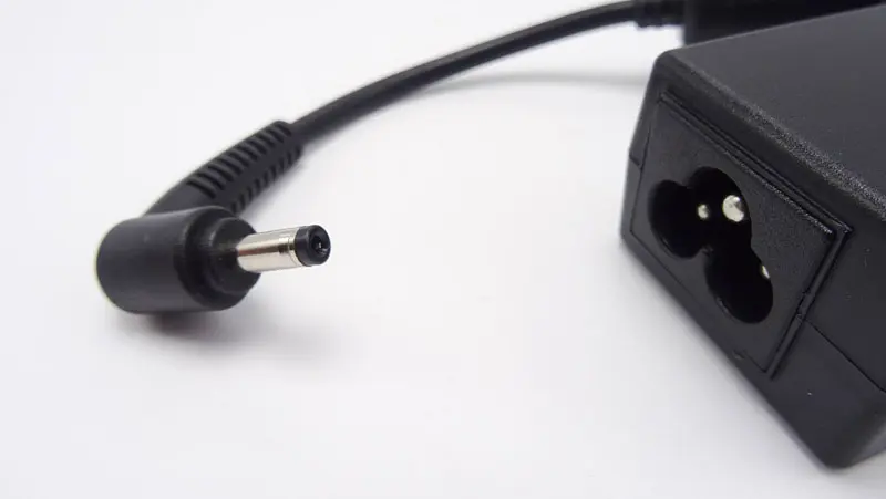 Блок живлення для ноутбука Lenovo 20V, 2.25A, 45W, 4.0x1.7мм, L-подібний роз'єм, black (без кабеля!) - фото 3