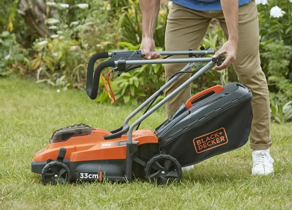 Газонокосилка аккумуляторная Black+Decker BCMW3336L1 - фото 2