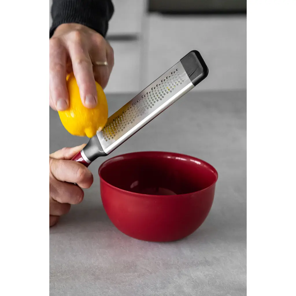 Терка для специй KitchenAid Coreline с чехлом красная (KAG321OHERE) - фото 9