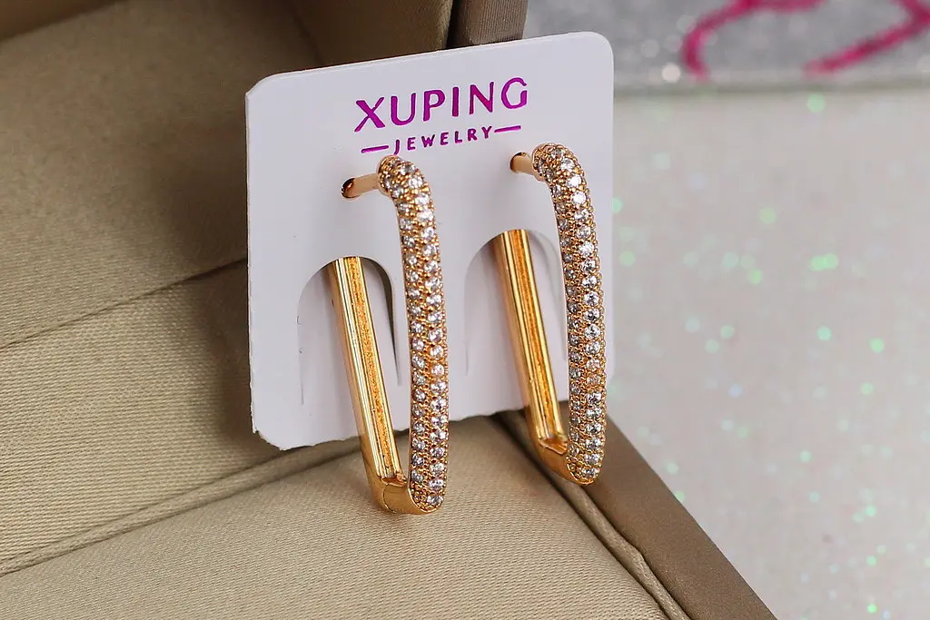 Сережки Xuping Jewelry квадратна доріжка з каменів 2.2 см золотисті