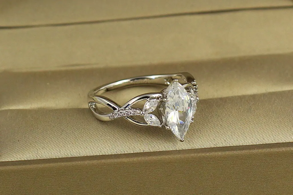 Кільце Xuping Jewelry Маркіза р 18 сріблясте - фото 3