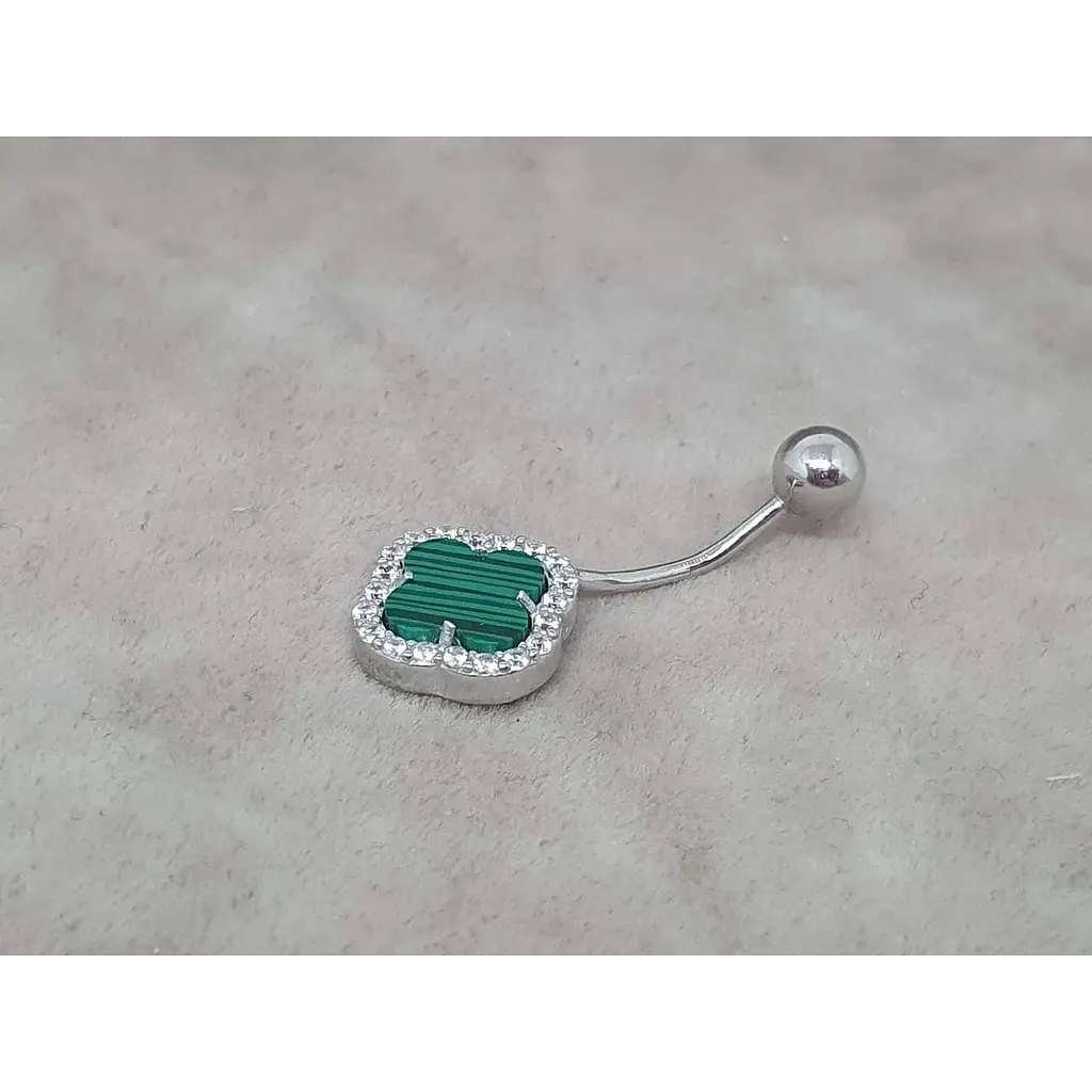 Серебряная серьга для пирсинга пупка Ирий Клевер с малахитом. 6025.1 - фото 2