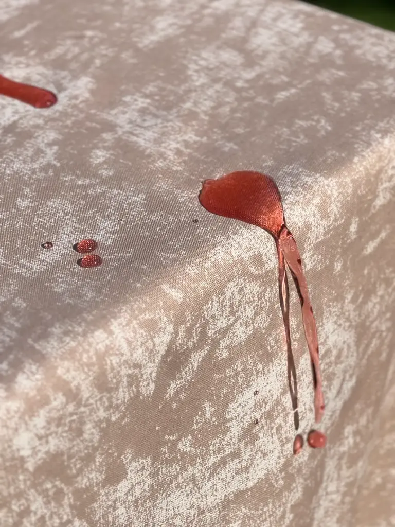 Водовідштовхувальна скатертина Мармур бежевий 240х120 см (+ 6 серветок 30х40 см) - фото 7