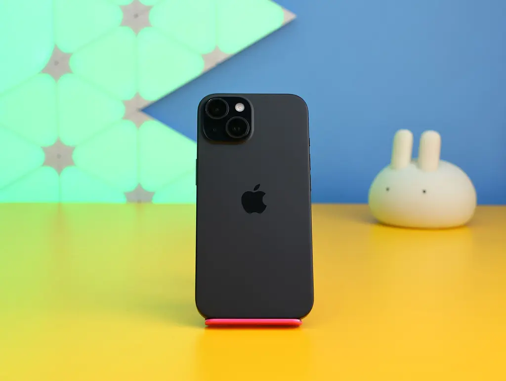 Смартфон Apple iPhone 15 128GB Black (MTP03) Б/У [159462] - фото 6