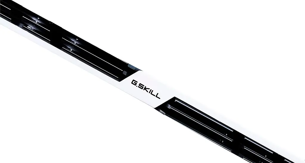 Модуль памяти DDR4 G.Skill Trident Z Black/White 2x16 GB 3200MHz [F4-3200C16D-32GTZKW] [102455] - фото 7