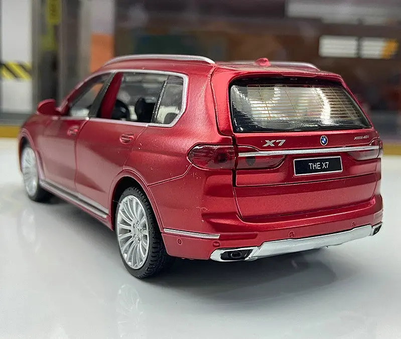 Колекційна металева модель автомобіля Автопром BMW X7 з інерцією, світлом та звуком 1:32 - фото 9