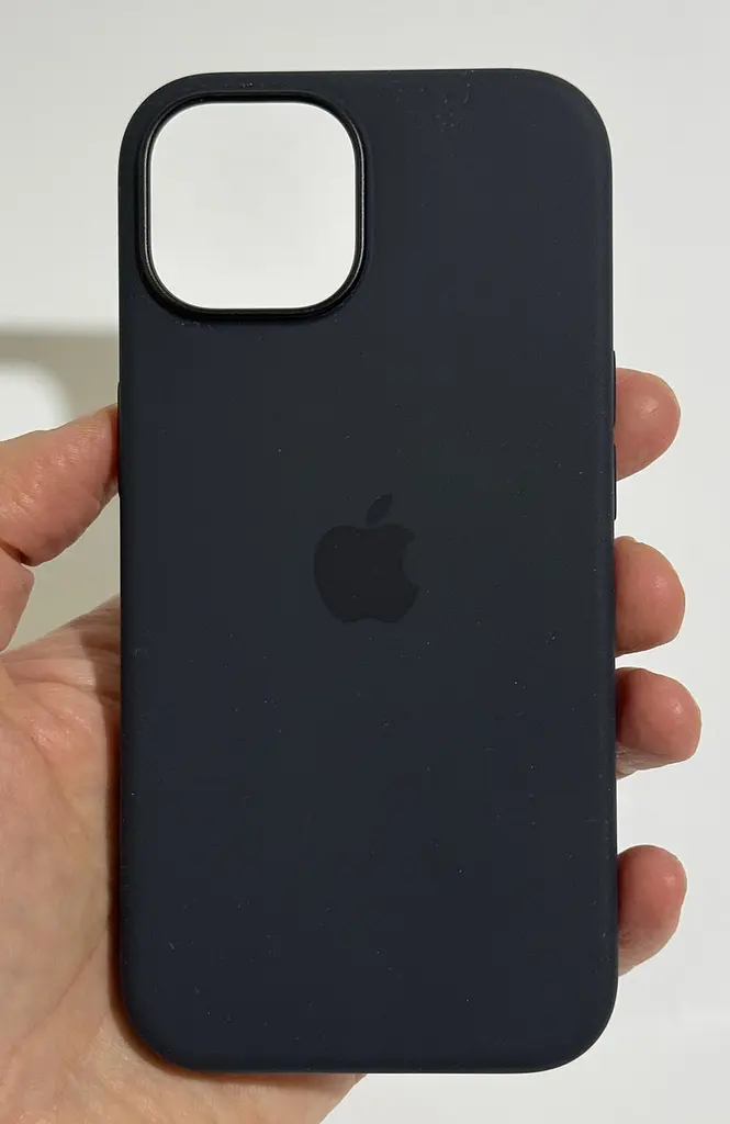 Оригінальний силіконовий чохол для iPhone 15 Apple Silicone Case with MagSafe Midnight Black MT0J3ZM/A - фото 7