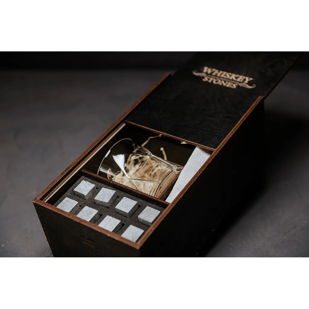 Подарунковий набір Whiskey Stones камені для віскі в дерев'яному пеналі №1 + 2 склянки Bormioli Rocco Cassiopea + щипці + мішечок - фото 4