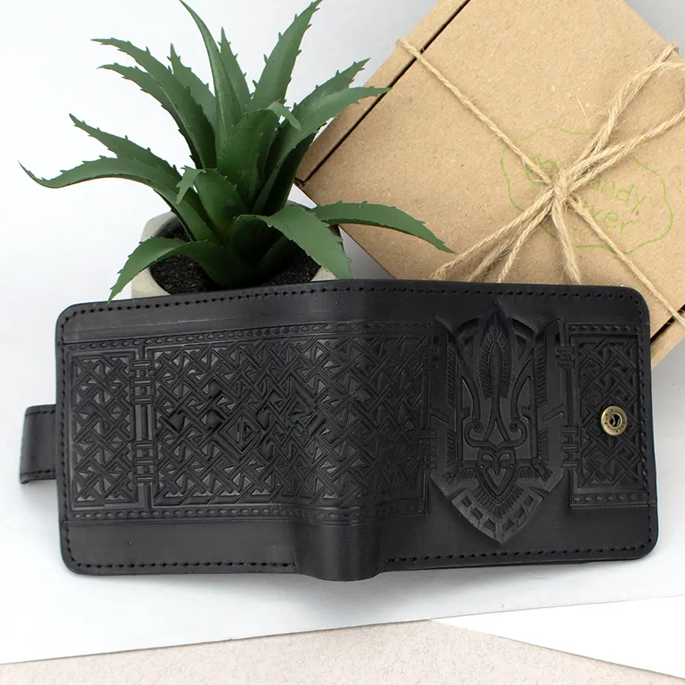 Кожаный кошелек мужской Handycover HC0041 черный с гербом Украины - фото 3
