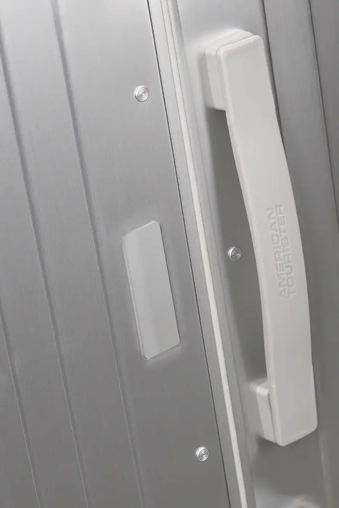 Валіза American Tourister SOUNDBOX ALU SILVER 55x40x23 55 см MI3*25001 - фото 4