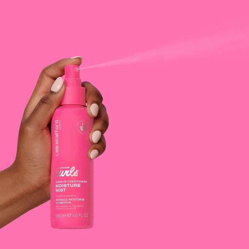Зволожуючий спрей для кучерявого волосся For The Love Of Curls Leave-In Conditioning Moisture Mist Lee Stafford 150 мл - фото 2
