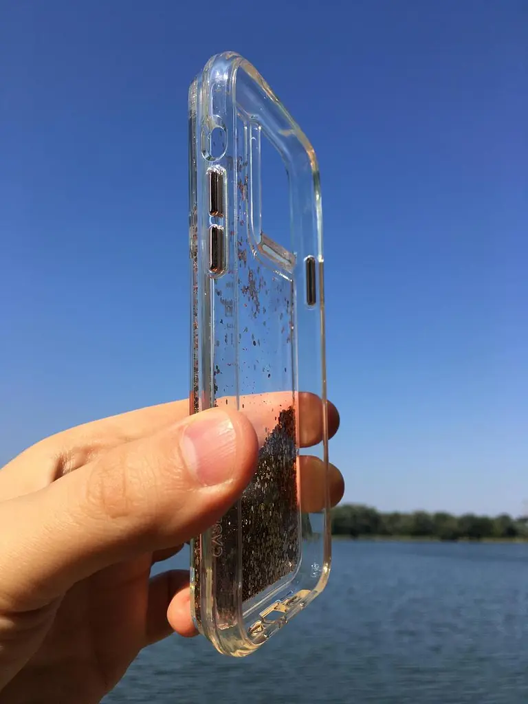 Чохол протиударний з плаваючими блискітками Case-Mate Waterfall CM039326-06 для iPhone 11 Pro (5.8") Gold - фото 9