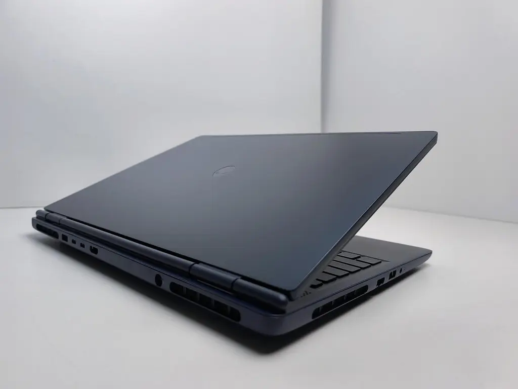 Ноутбук Dell 16 Alienware 16 Aurora 2.5K IPS 120Hz/Intel 7-240H/32GB/1TB/RTX 5060 8GB/DOS (LAC16250-7568BLU-PUS) - фото 4