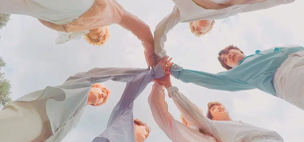 Кружка GeekLand Bangtan Boys BTS БТС триматися за руку BTS 02.40 - фото 4