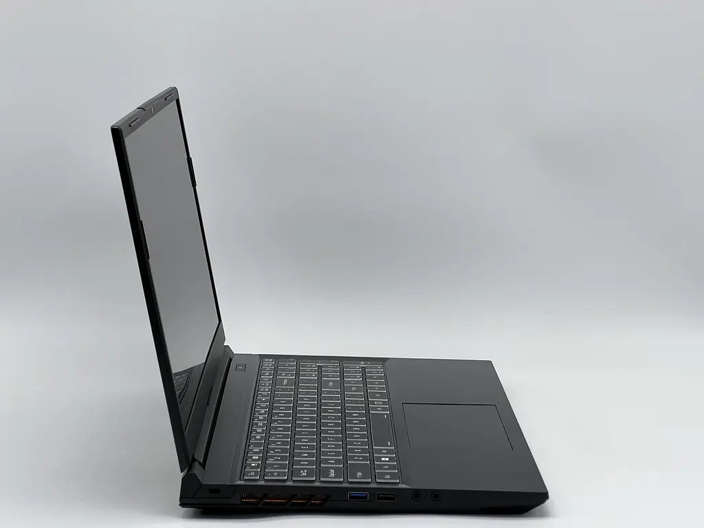 Ноутбук XPG XENIA 15G, i7-13700H, 16 GB, 960 GB, NVIDIA GeForce RTX 4070, 1920x1080, IPS (SH2604047) Б/у - фото 2
