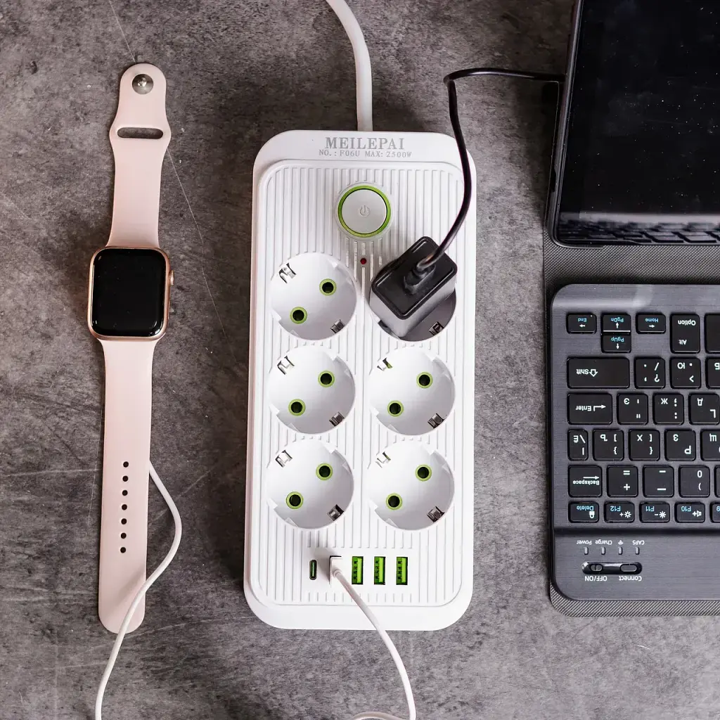 Сетевой фильтр-удлинитель Yiwu HP-5-25 SMART F06OU на 6 розеток 5 USB 5 метров белый - фото 2