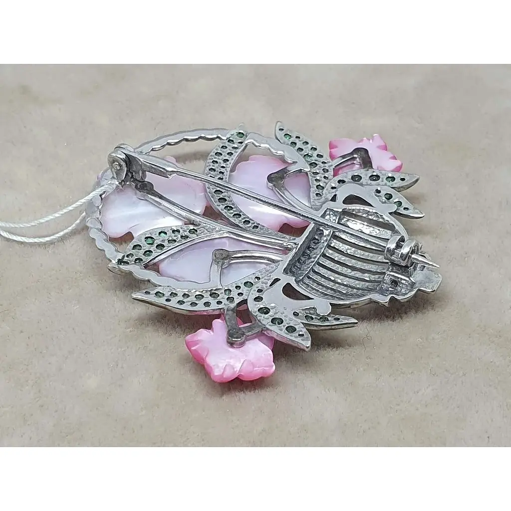 Срібна брошка Tango з перламутром і фіанітами. 660150С - фото 3