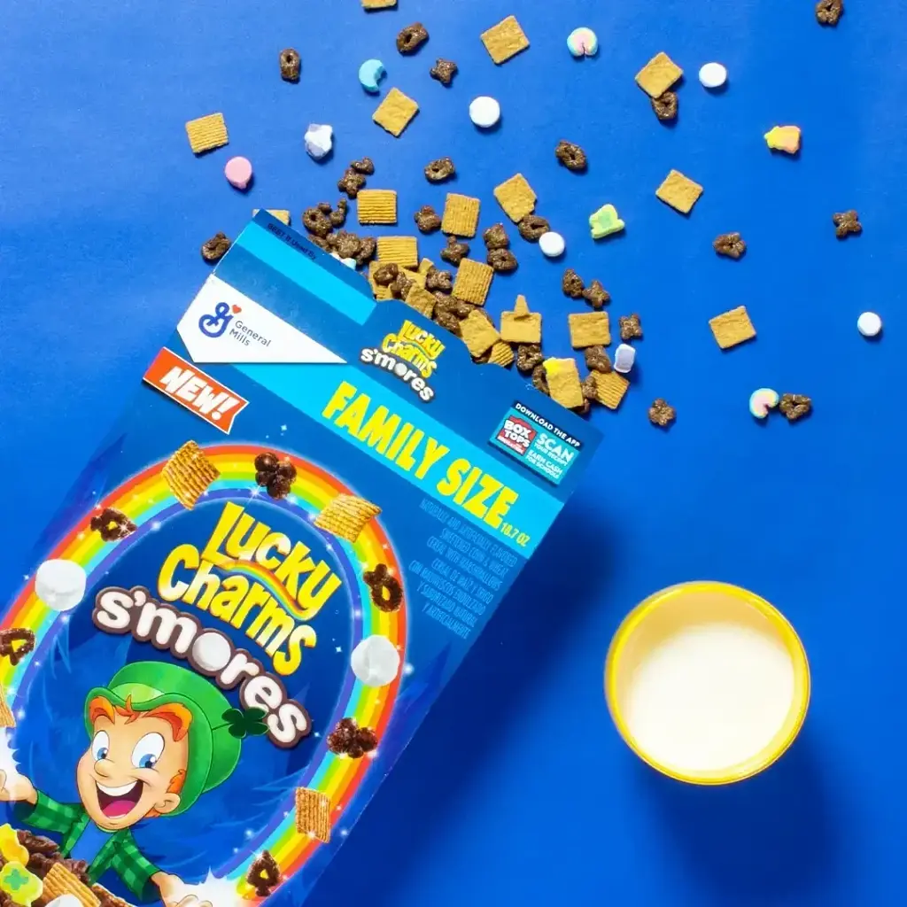Пластівці Lucky Charms Smores Breakfast Cereal with Marshmallows, Family Size 530g - фото 3