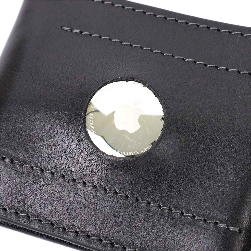 Зручний шкіряний затискач для грошей з держателем Apple AirTag Grande Pelle 11619 чорний - фото 5
