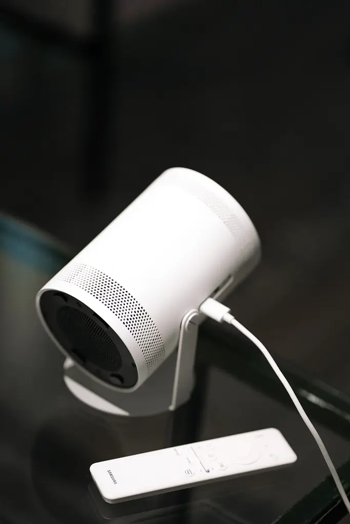 Samsung Проектор портативний The Freestyle 2nd gen FHD, 230 lm, LED, 1.2, WiFi, BT, Tizen - фото 2