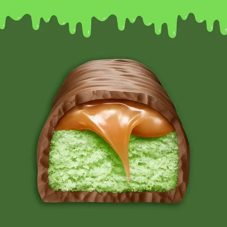 Шоколадний батончик Twix Caramel Ghoulish Green Halloween з карамеллю 85.6 г - фото 3