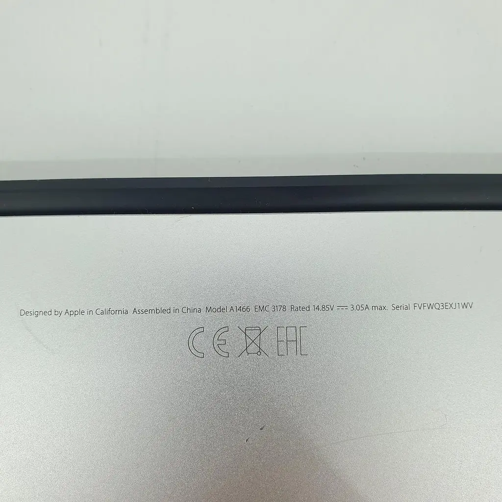 Ноутбук Apple MacBook Air 7,2 A1466 (FVFWQ3EXJ1WV) (i5-5350U/8/256SSD) - Class B - фото 3