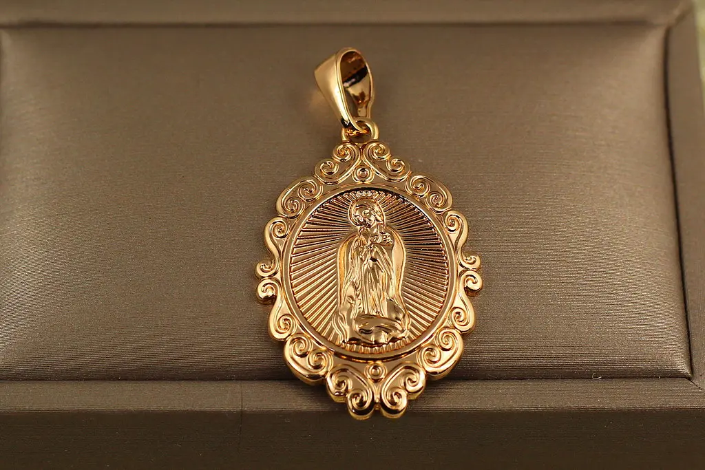 Ладанка Xuping Jewelry Покрова 3.2 см золотиста